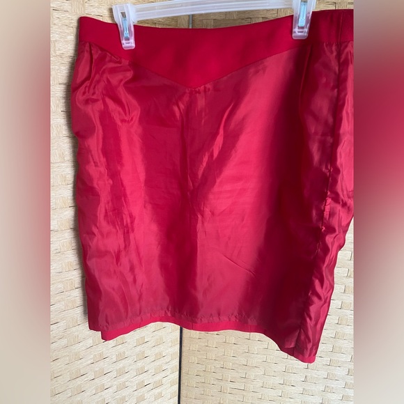 Worthington size 12 fully lined red skirt - Picture 3 of 8